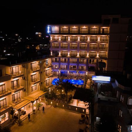 Hotel Pokhara Village & Spa Eksteriør billede