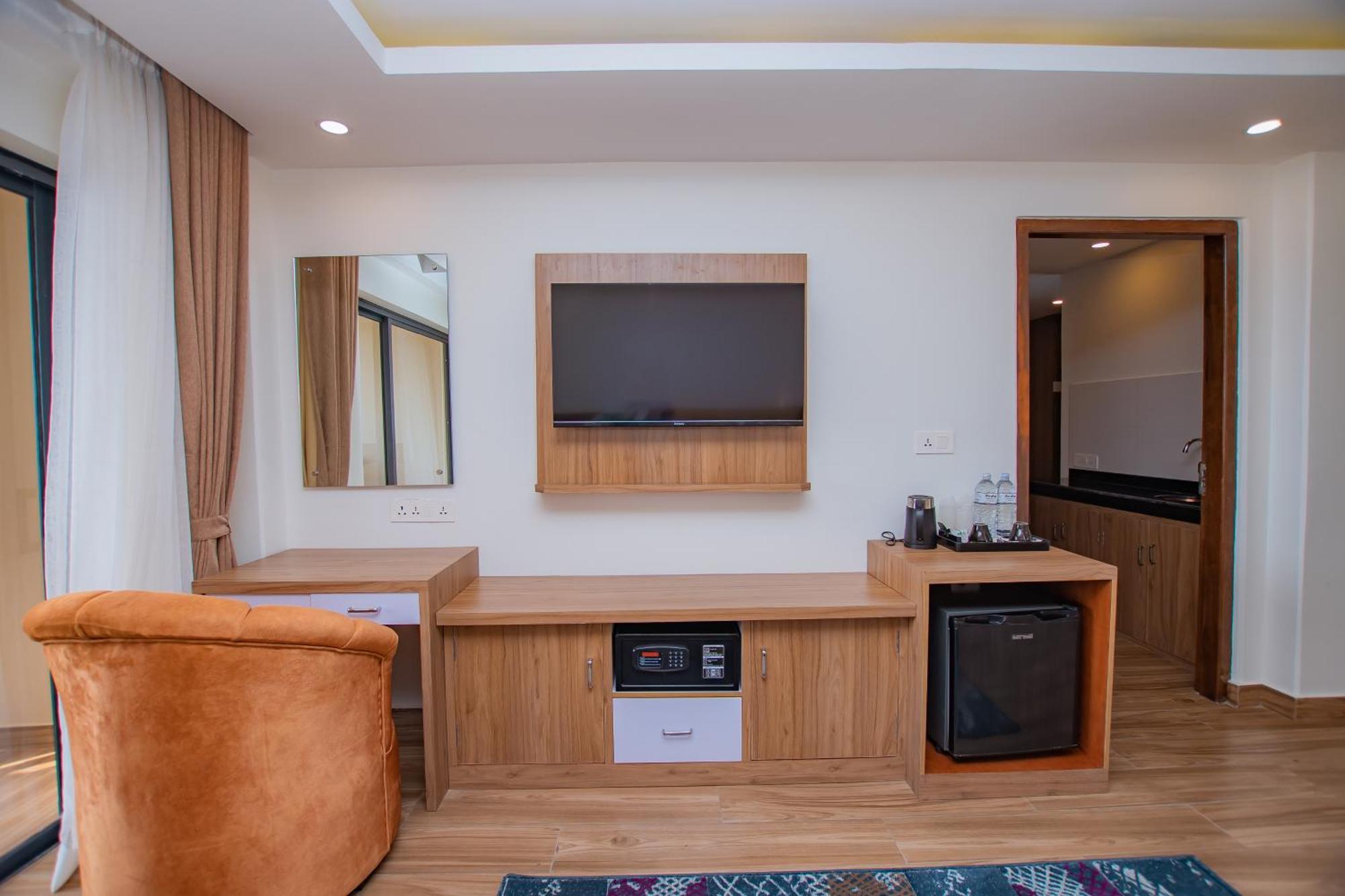 Hotel Pokhara Village & Spa Eksteriør billede