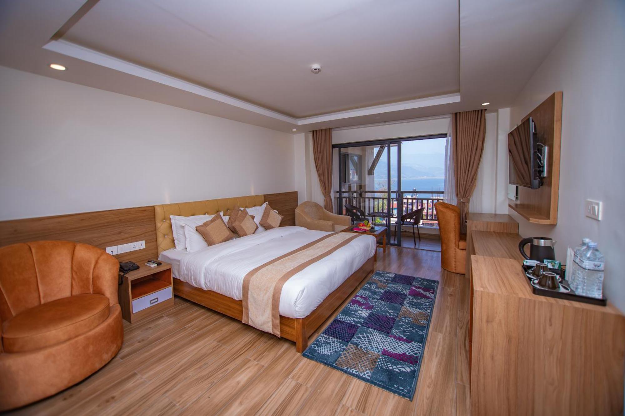 Hotel Pokhara Village & Spa Eksteriør billede