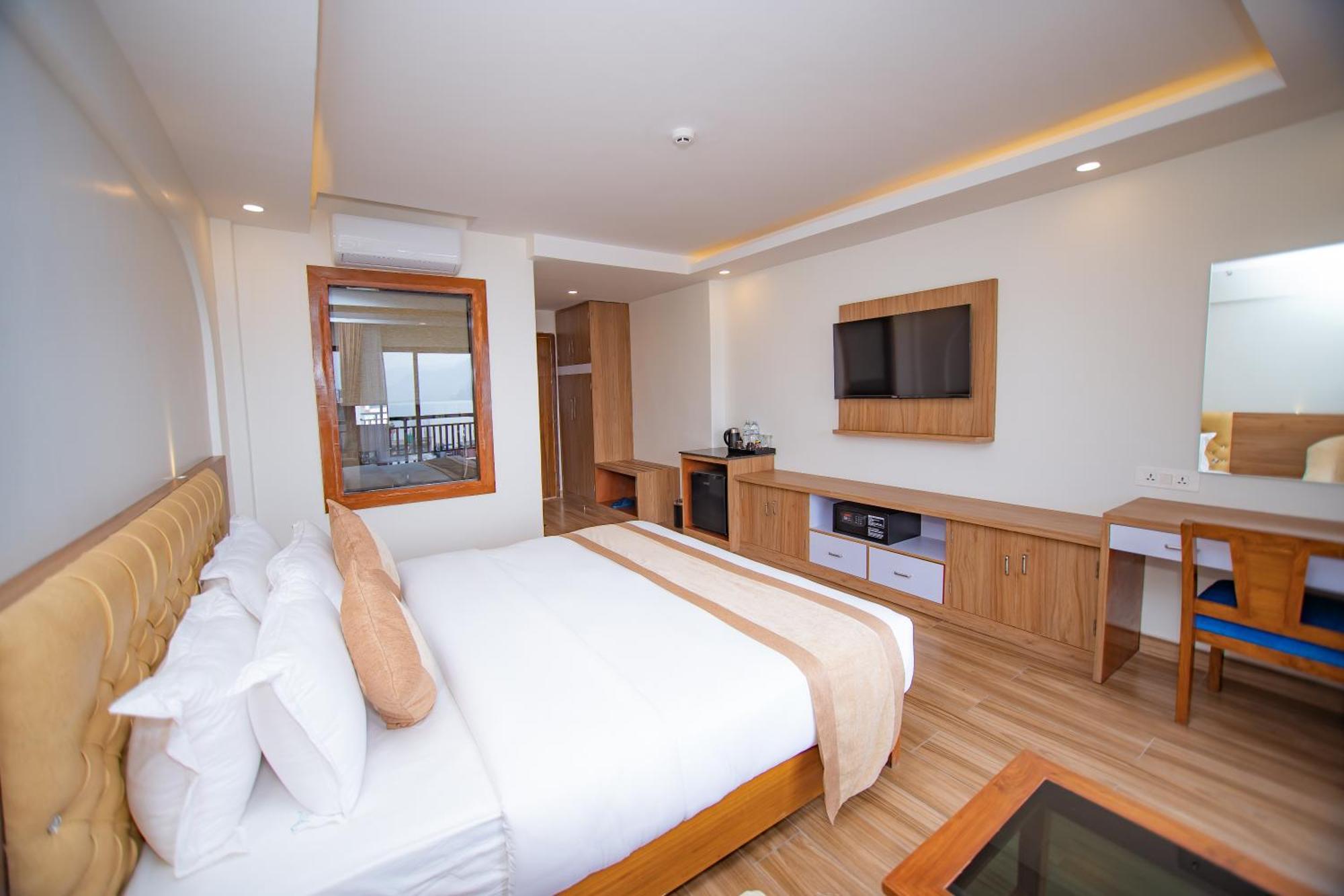 Hotel Pokhara Village & Spa Eksteriør billede