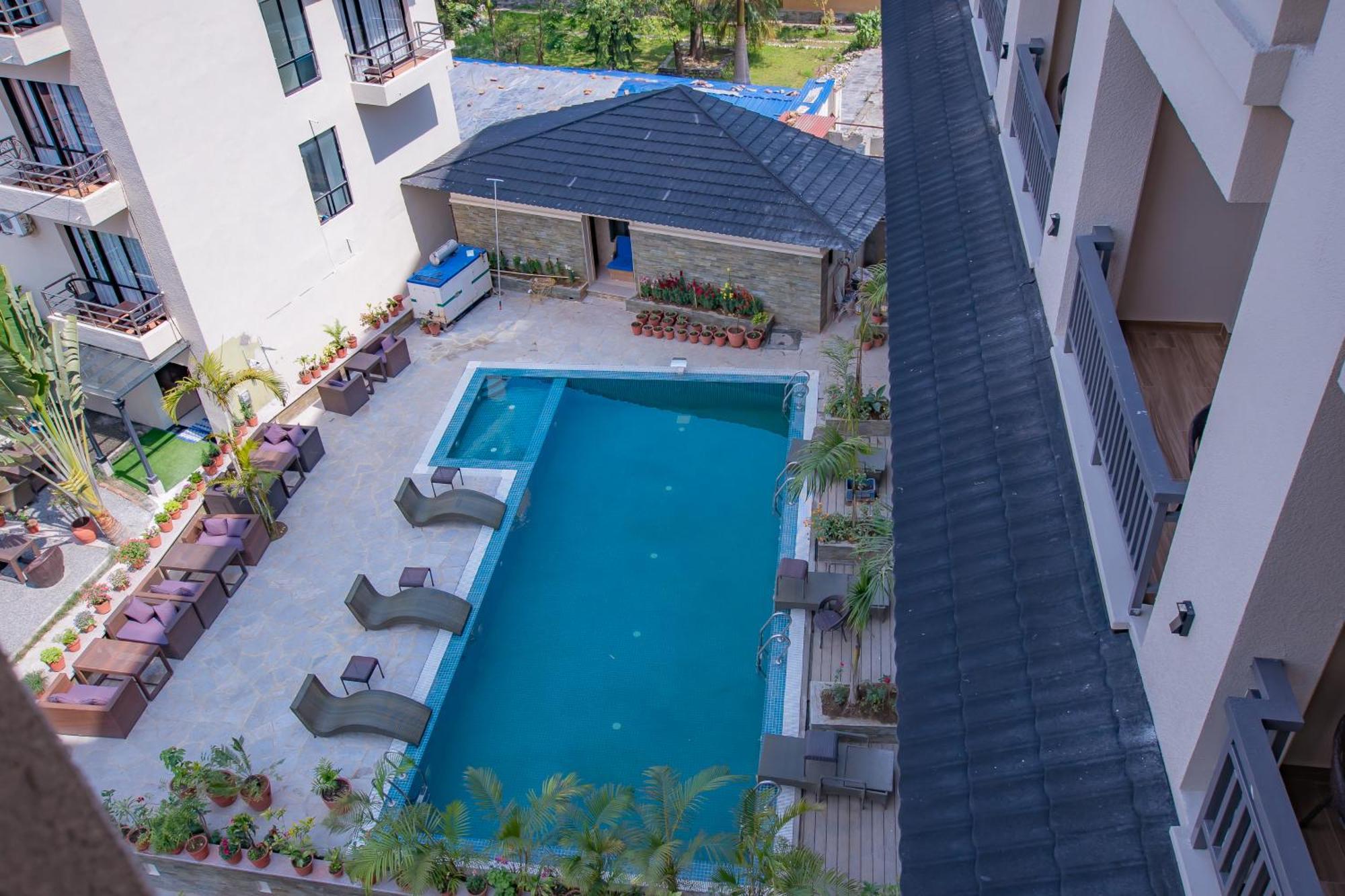 Hotel Pokhara Village & Spa Eksteriør billede