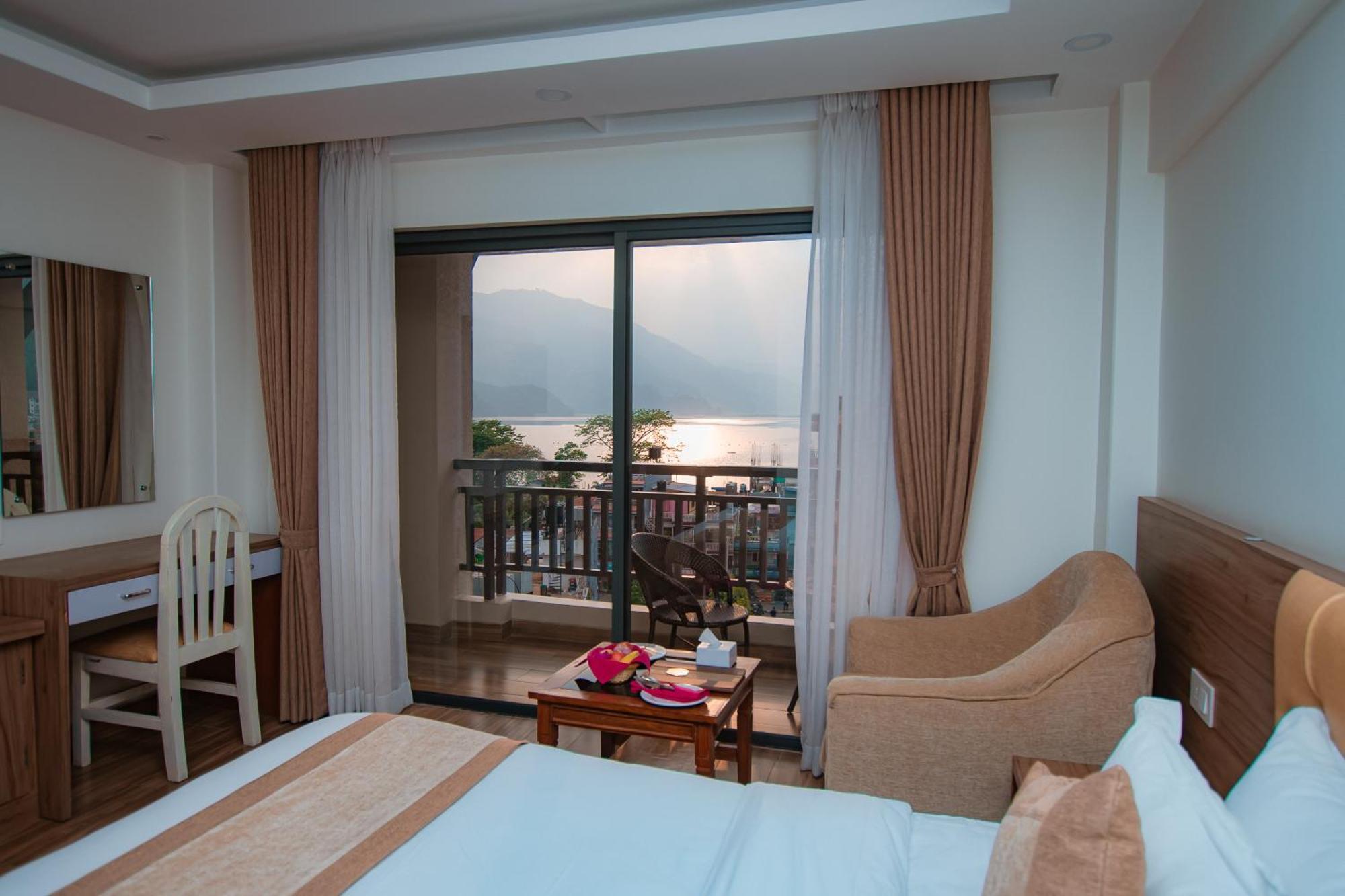 Hotel Pokhara Village & Spa Eksteriør billede