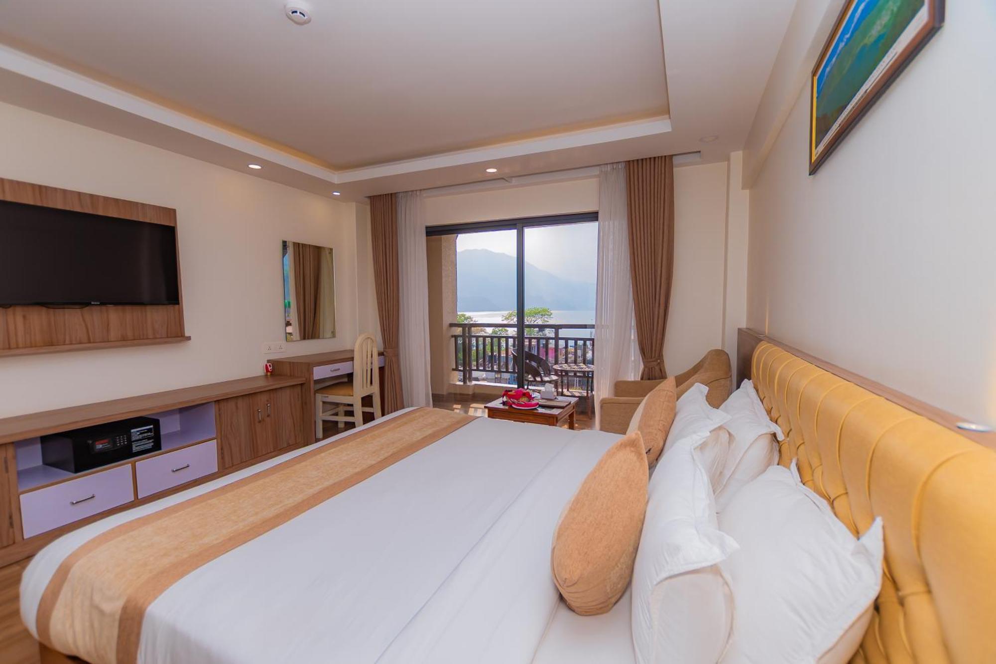 Hotel Pokhara Village & Spa Eksteriør billede